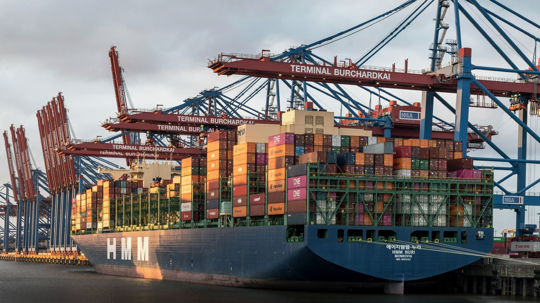 Delivery Report: Container Handlers from the Baltics to South Asia