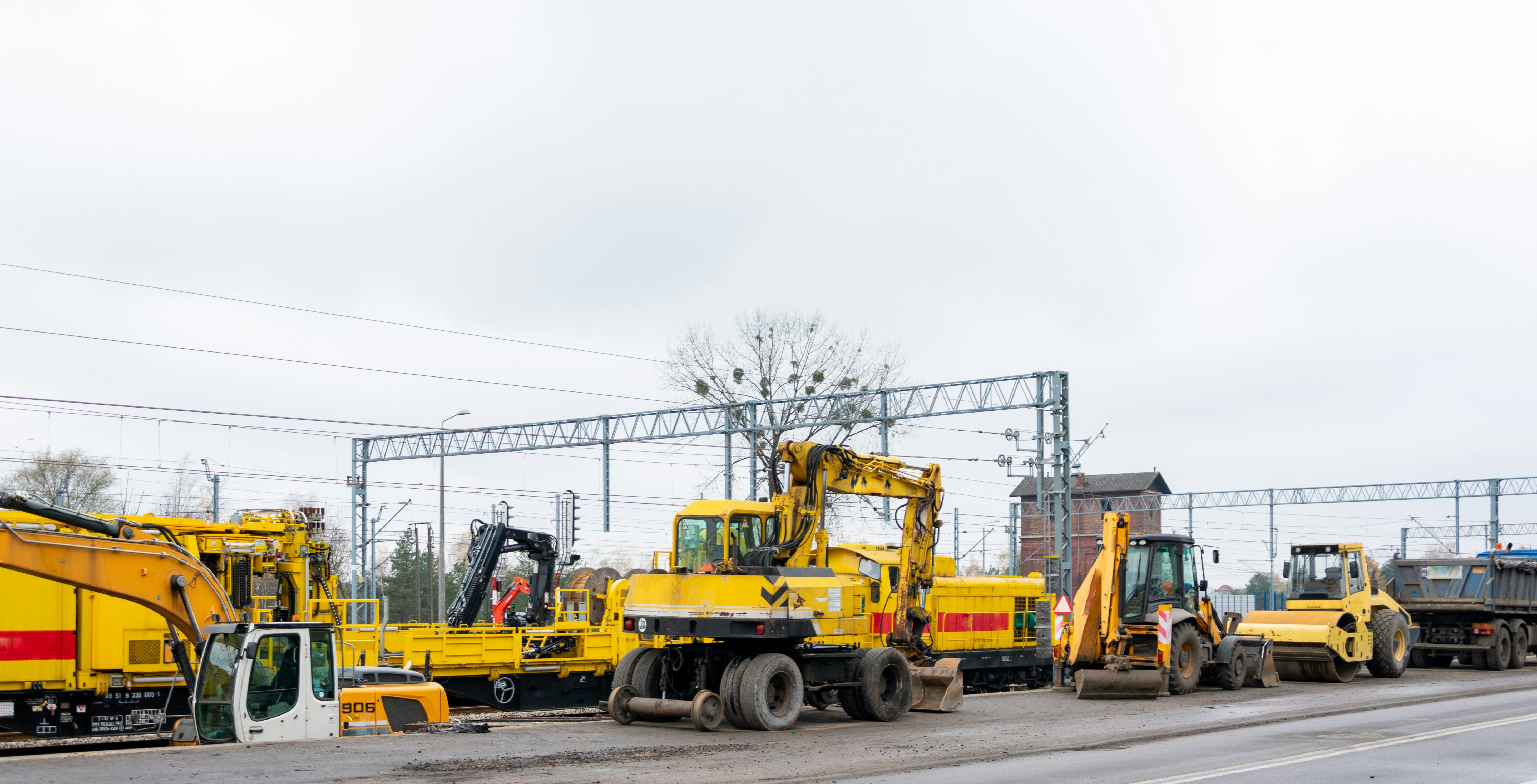 Heavy Equipment & Industrial Machinery